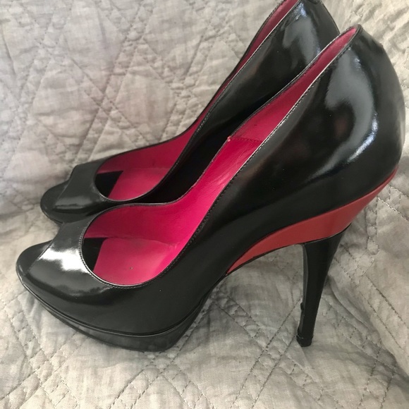 Giorgio Armani heels 👠 peep toe